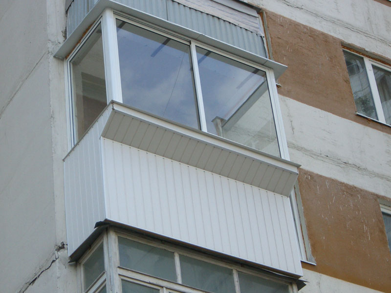 Пример остекленного балкона