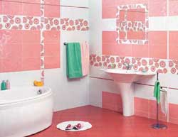 Поверхность стен и пола в ванной комнате должна создавать ощущение чистоты